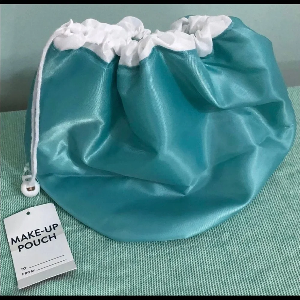 Make up bag with small pouch Green.